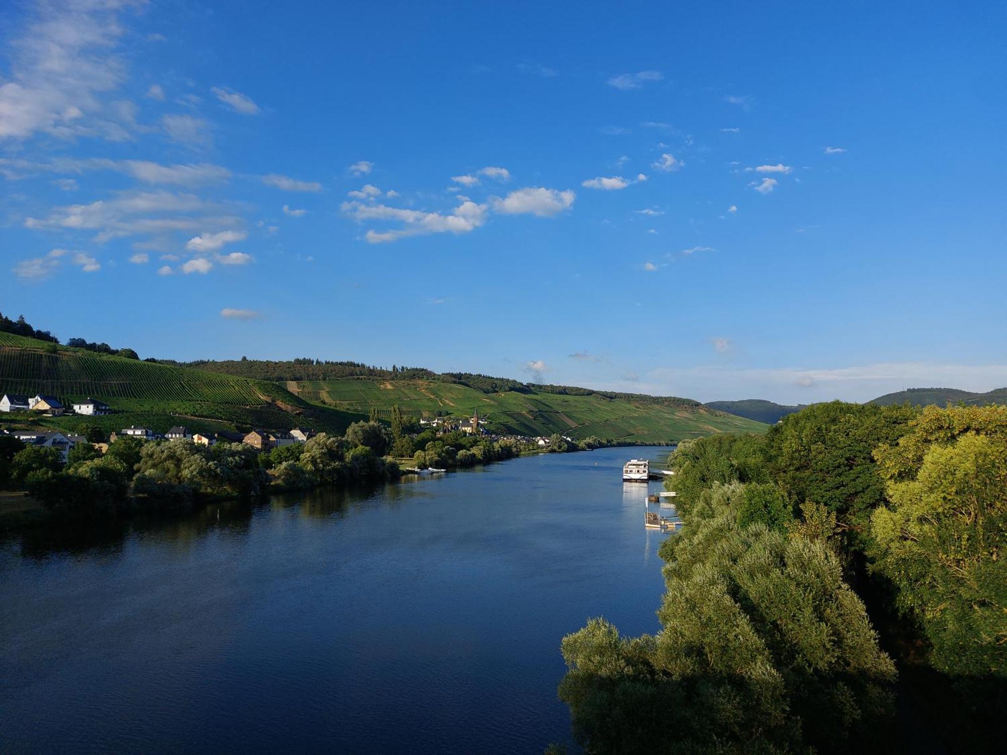 Ferienwohnungen Zum Niederberg Lieser Exterior photo